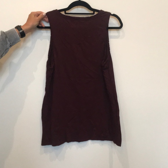 American Eagle Sleeveless Cutout front shirt - Picture 3 of 3